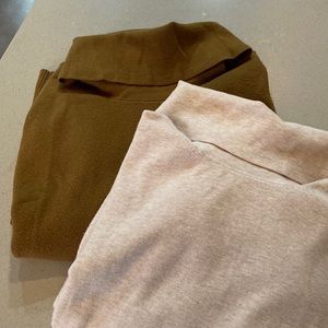 2 Banana Republic sweaters